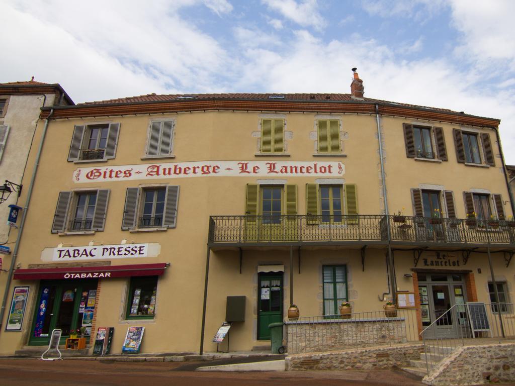Gites Le Lancelot Ambierle Exterior photo
