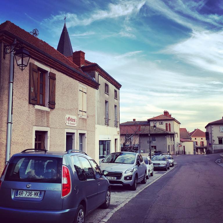 Gites Le Lancelot Ambierle Exterior photo