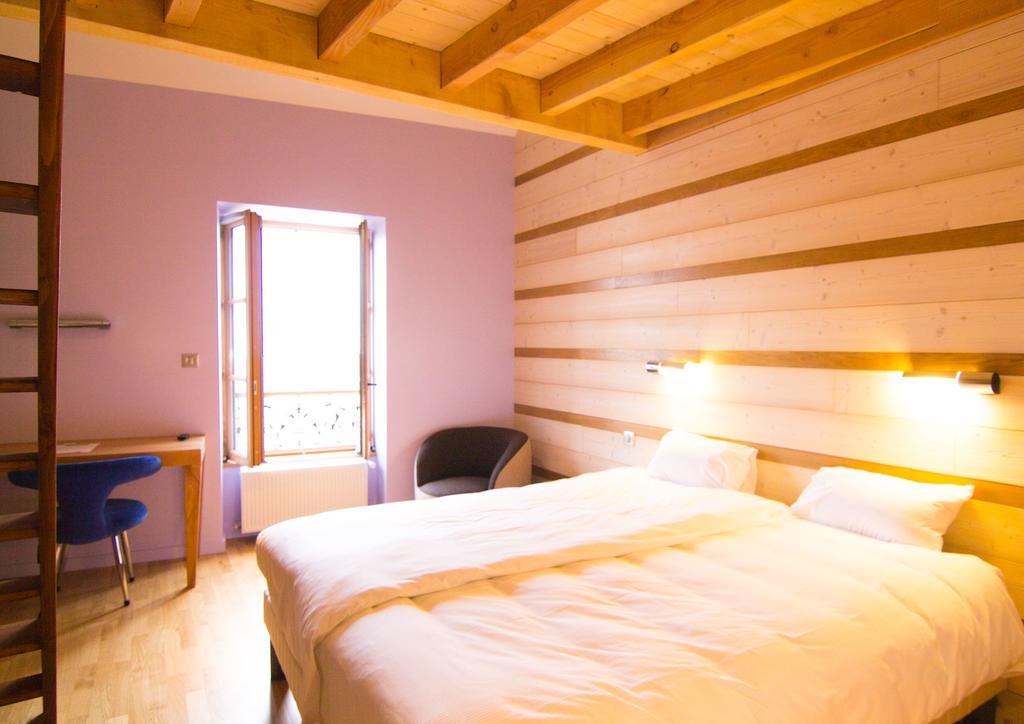 Gites Le Lancelot Ambierle Exterior photo